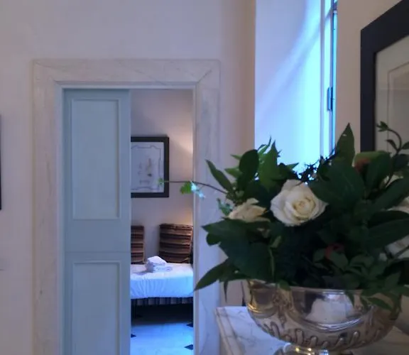 La Casa In Vetrina דירה *